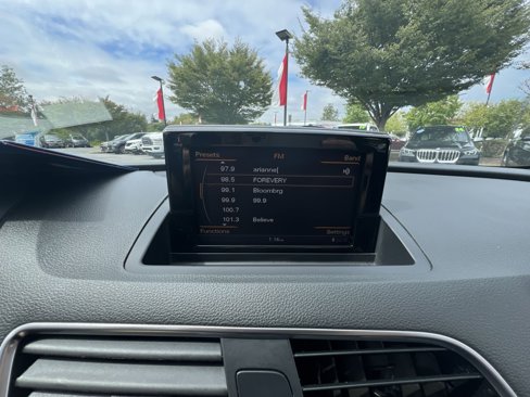 Used 2018 Audi Q3 2.0T Premium Plus w/ Premium Plus Package image 18