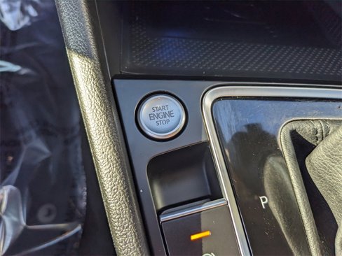 Certified 2020 Volkswagen Jetta SEL Premium image 28