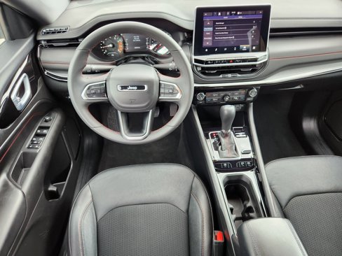 Used 2024 Jeep Compass Trailhawk image 9