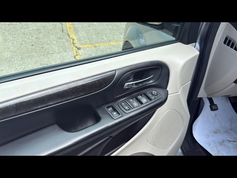 Used 2019 Dodge Grand Caravan SE image 7