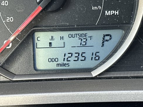 Used 2015 Toyota RAV4 LE image 19
