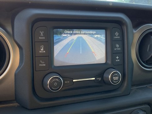 Used 2018 Jeep Wrangler Unlimited Sport image 15