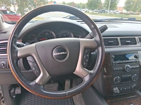 Used 2009 GMC Yukon Denali image 16