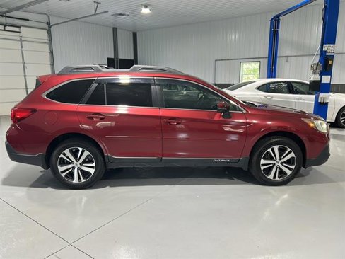 Used 2018 Subaru Outback 2.5i Limited image 2