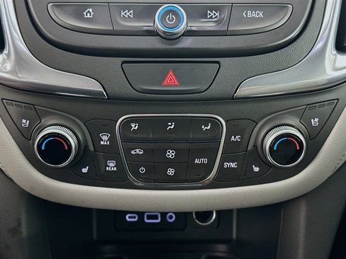 Used 2019 Chevrolet Equinox Premier image 24