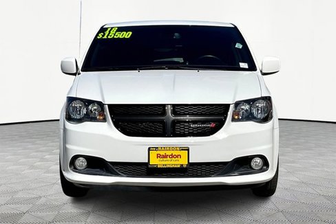 Used 2018 Dodge Grand Caravan SE image 3
