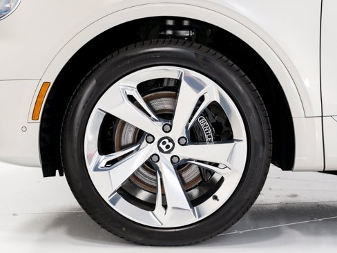 New 2025 Bentley Bentayga image 43