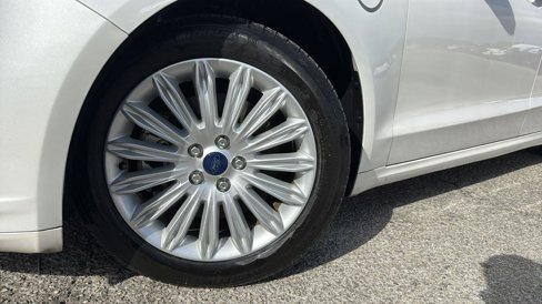Used 2016 Ford Fusion Energi SE image 8