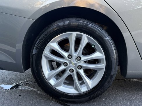 Used 2017 Chevrolet Malibu LT image 15