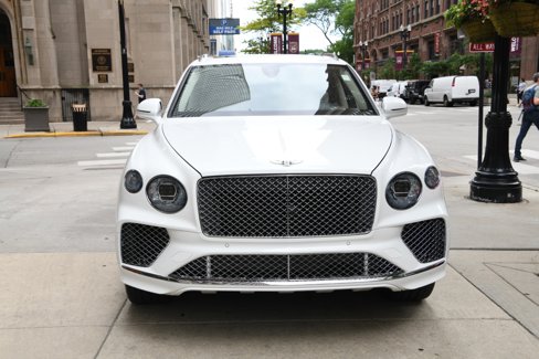 Used 2022 Bentley Bentayga image 2