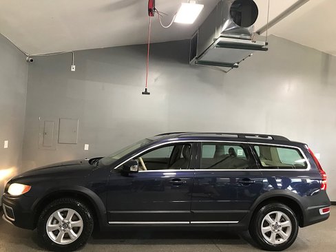 Used 2010 Volvo XC70 3.2 image 6