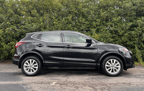 Used 2021 Nissan Rogue Sport S image 9