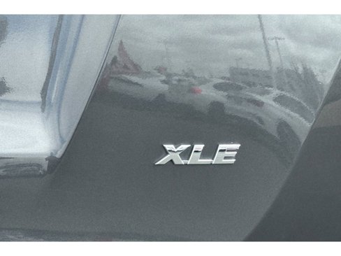 Used 2018 Toyota RAV4 XLE image 32