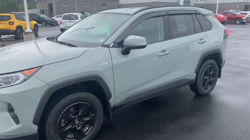 Used 2021 Toyota RAV4 XLE image 8