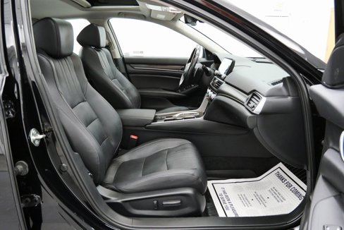 Used 2020 Honda Accord Touring image 17