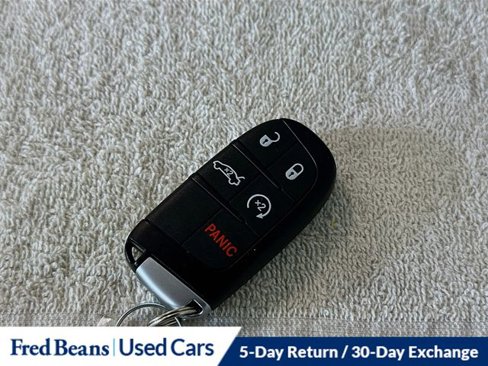 Used 2015 Chrysler 300 Limited w/ Driver Convenience Group image 31
