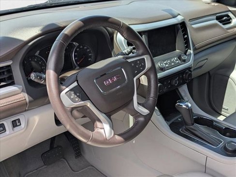 Used 2017 GMC Acadia SLT image 8