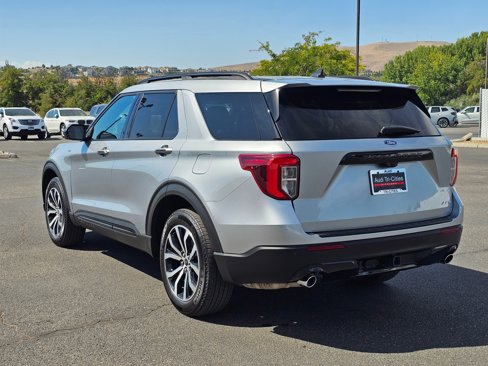 Used 2023 Ford Explorer ST-Line w/ Class IV Trailer Tow Package image 4