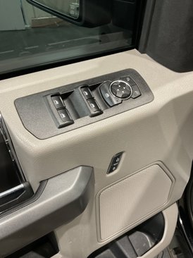 Used 2017 Ford F150 XLT w/ Equipment Group 302A Luxury image 7