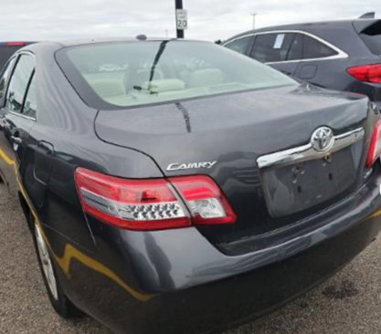 Used 2010 Toyota Camry XLE image 5