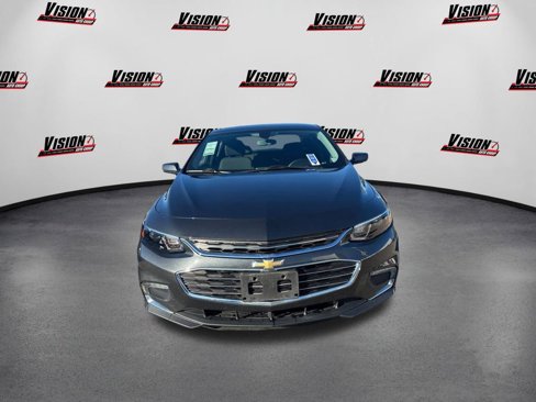 Used 2017 Chevrolet Malibu LT image 2