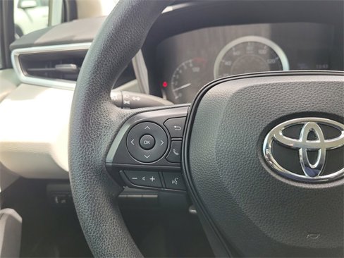 Used 2022 Toyota Corolla LE image 14