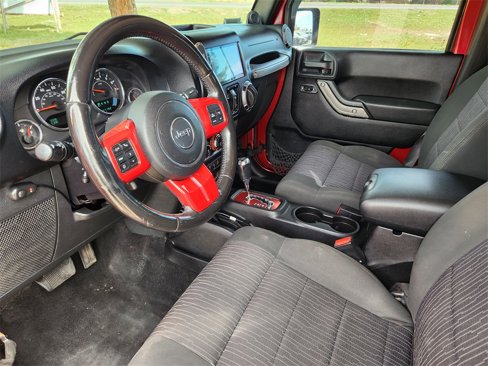 Used 2012 Jeep Wrangler Unlimited Sport image 7