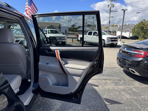 Used 2013 Toyota Highlander Limited image 36