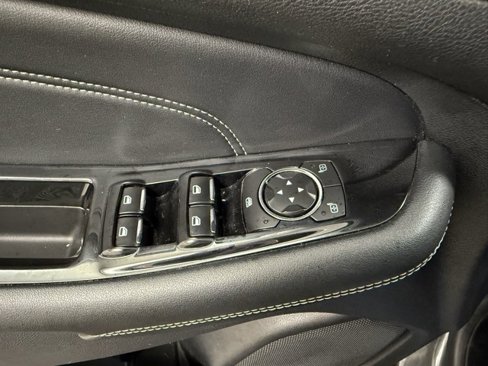 Used 2020 Ford Edge Titanium image 9