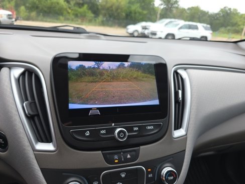 Used 2020 Chevrolet Malibu LS w/ Driver Confidence Package II image 16