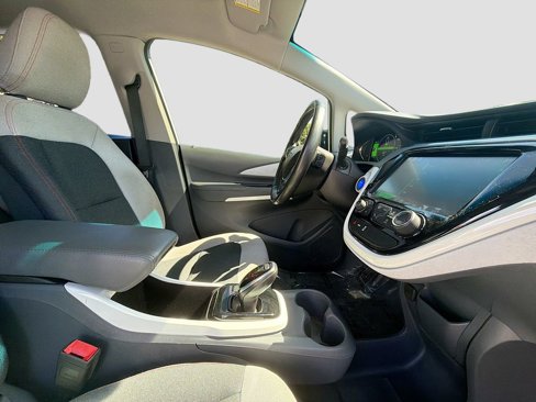 Used 2020 Chevrolet Bolt LT image 35