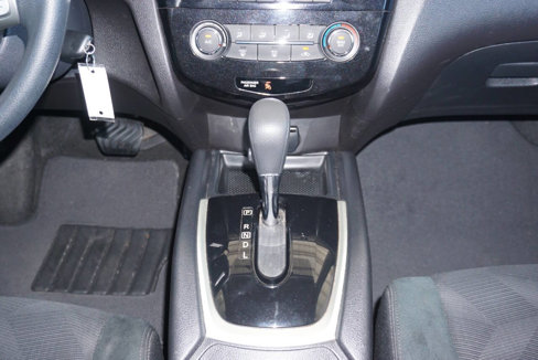 Used 2016 Nissan Rogue S image 25