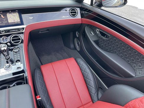 Used 2023 Bentley Continental GT Azure image 17
