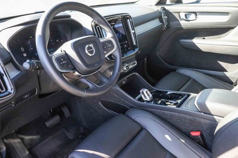Used 2025 Volvo XC40 B5 Plus w/ Protection Package Premier image 19