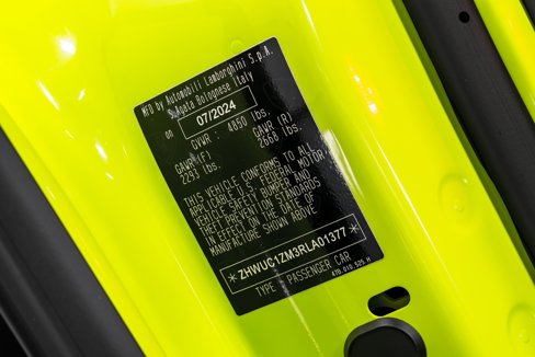 Used 2024 Lamborghini Revuelto image 10