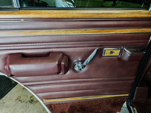 Used 1989 Jeep Grand Wagoneer image 21