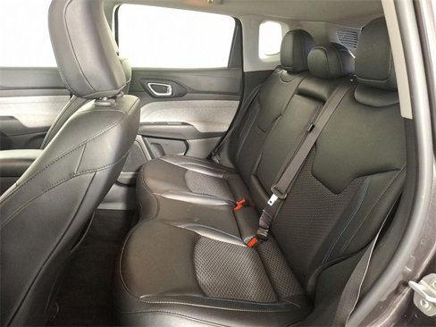Used 2022 Jeep Compass Latitude image 14