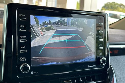 Used 2021 Toyota Corolla LE image 18