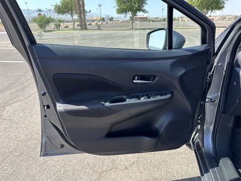 Used 2021 Nissan Versa SV image 9