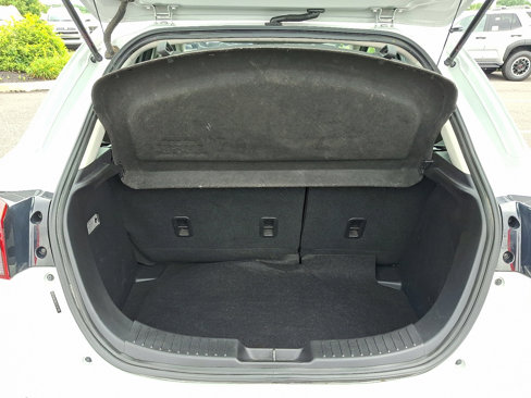 Used 2020 Toyota Yaris LE image 29