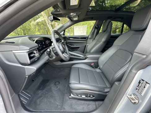 New 2025 Porsche Macan Electric image 15