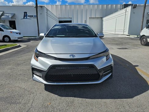Used 2020 Toyota Corolla SE image 3