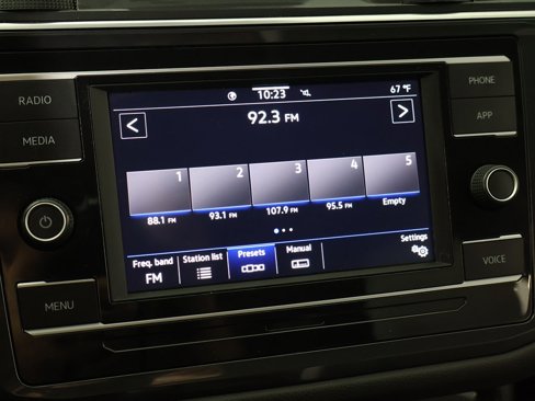 Used 2020 Volkswagen Tiguan S image 42