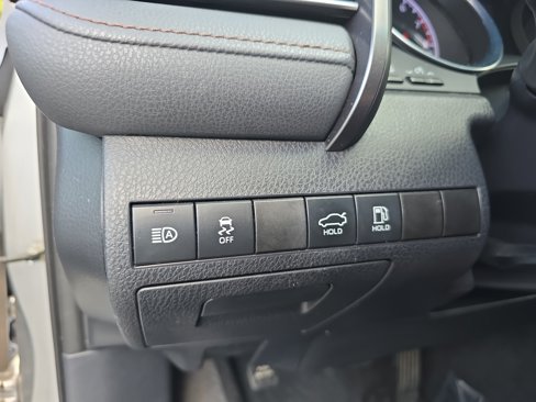 Used 2019 Toyota Camry LE image 25