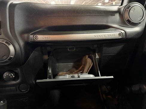 Used 2018 Jeep Wrangler Sport image 21