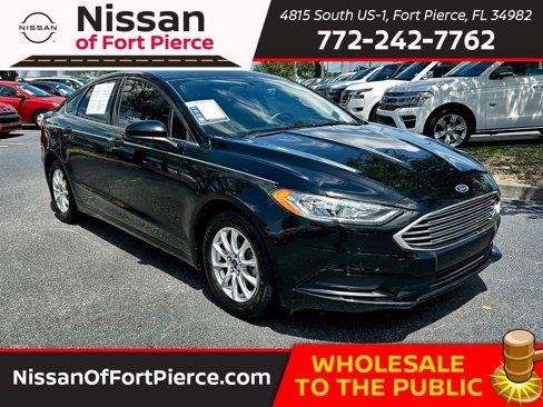 Used 2017 Ford Fusion S image 2