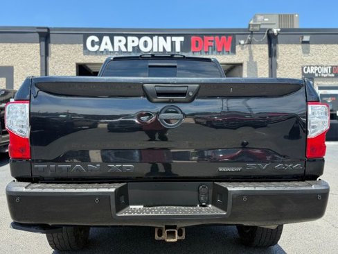 Used 2019 Nissan Titan SV w/ Midnight Edition image 5