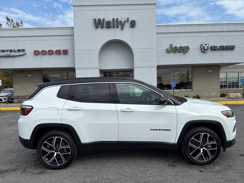 New 2025 Jeep Compass Limited image 8