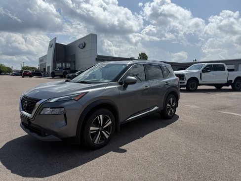 Used 2021 Nissan Rogue SL w/ Premium Package image 2