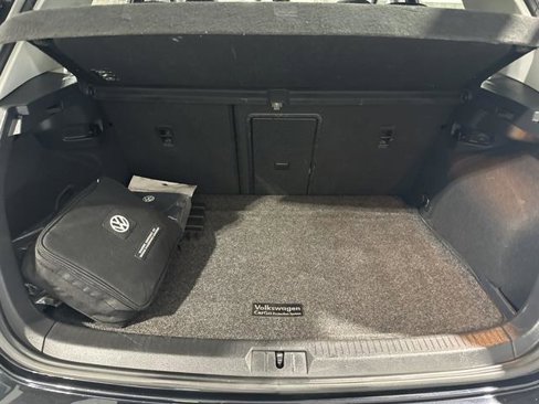 Used 2019 Volkswagen Golf SE image 34